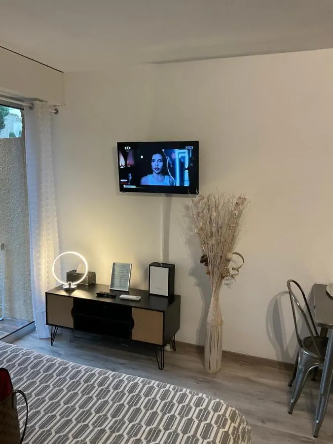 Apartment Eden Park Saint-Tropez 0*,